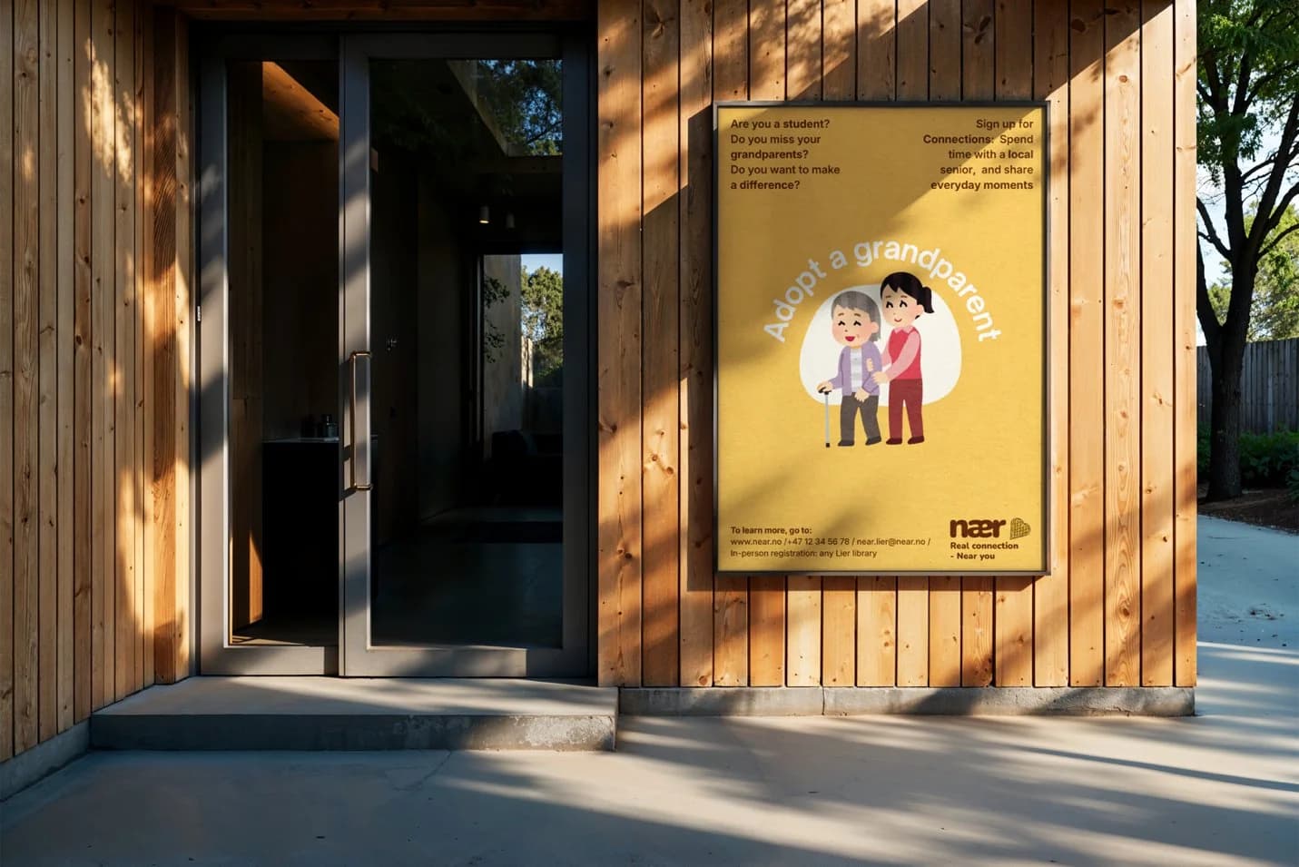 En gul plakat for Nær vist ved inngangen til en bygning